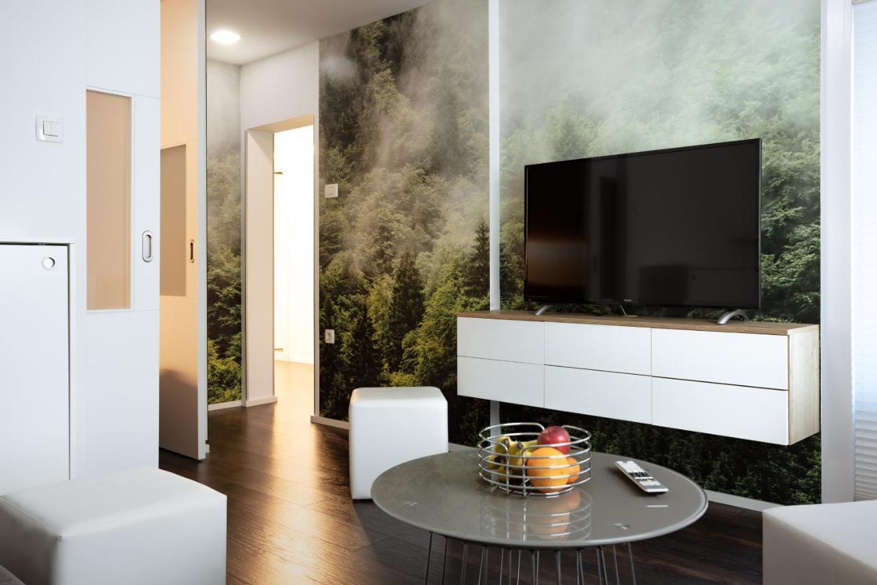 לובליאנה Elegant 1-Bedroom Apartment Near Hill Forest מראה חיצוני תמונה